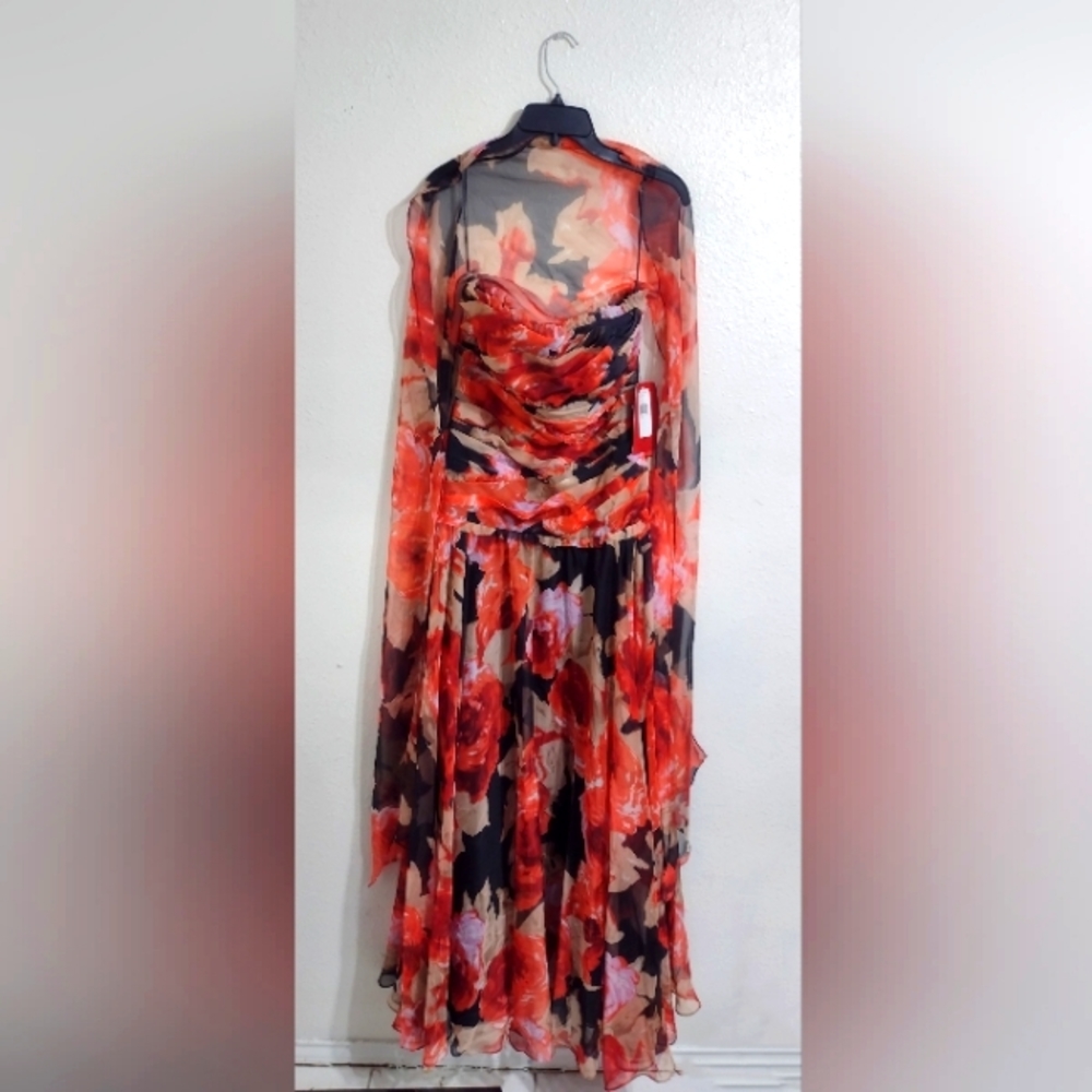J S Collections Size 8 Red/Black/Beige
